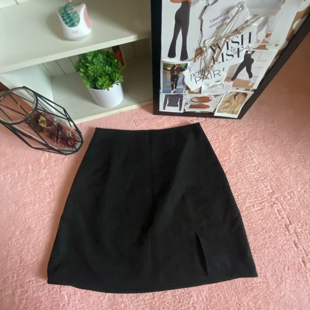 MINI SKIRT